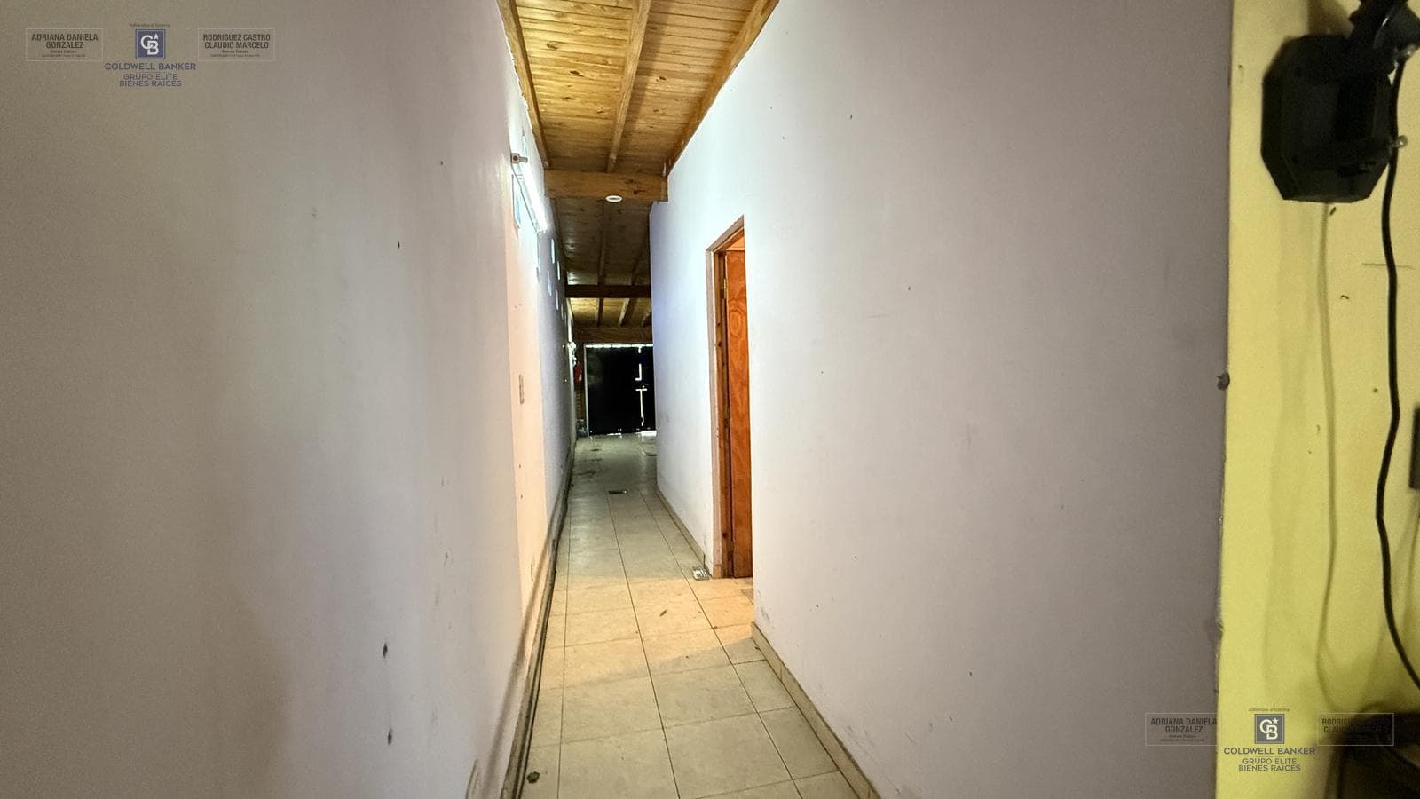 HOUSE FOR SALE: 4 ROOMS, COURTYARD, LOFT, LELOIR PARK, ITUZAINGO