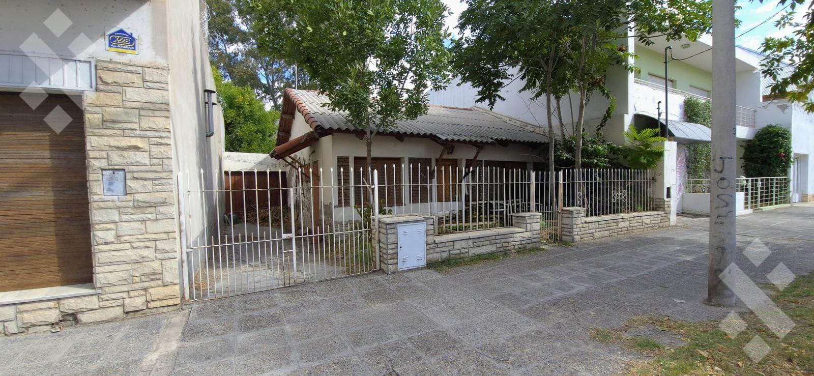 House for Sale on a 500-square-meter Lot | Suitable for Development | 735 Rivadavia, Neuquén