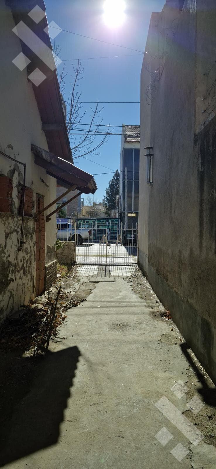 House for Sale on a 500-square-meter Lot | Suitable for Development | 735 Rivadavia, Neuquén