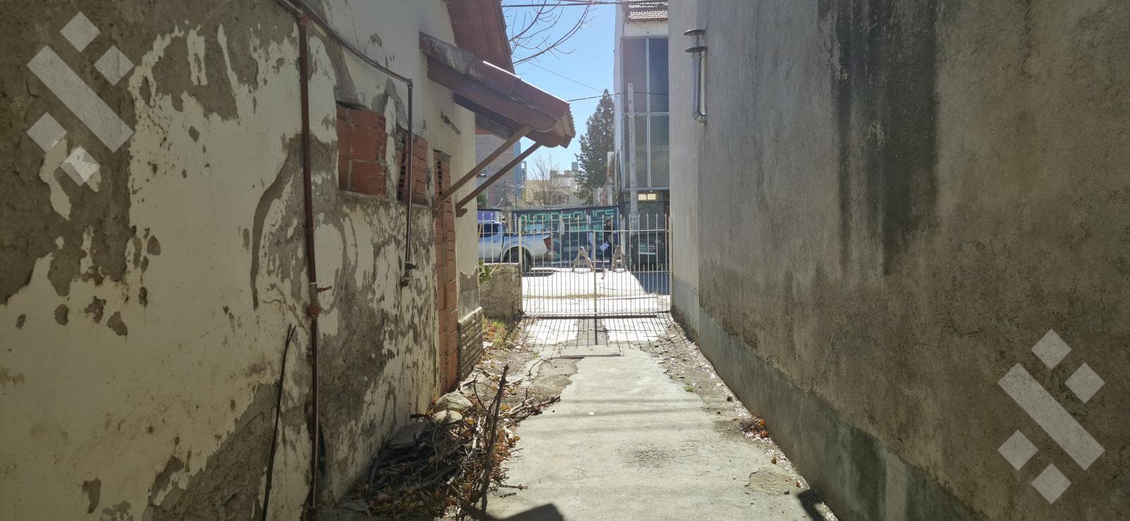 House for Sale on a 500-square-meter Lot | Suitable for Development | 735 Rivadavia, Neuquén