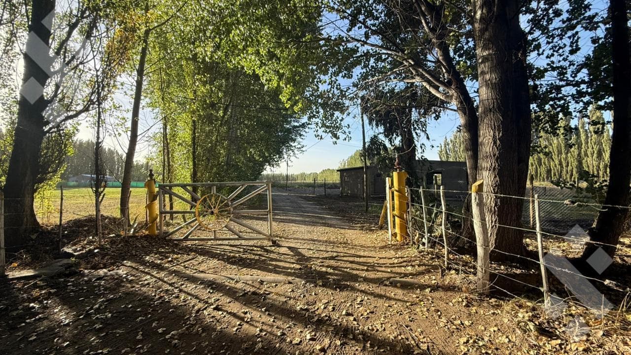 For Sale | Lot in China Muerta with Barbecue Area | Plottier