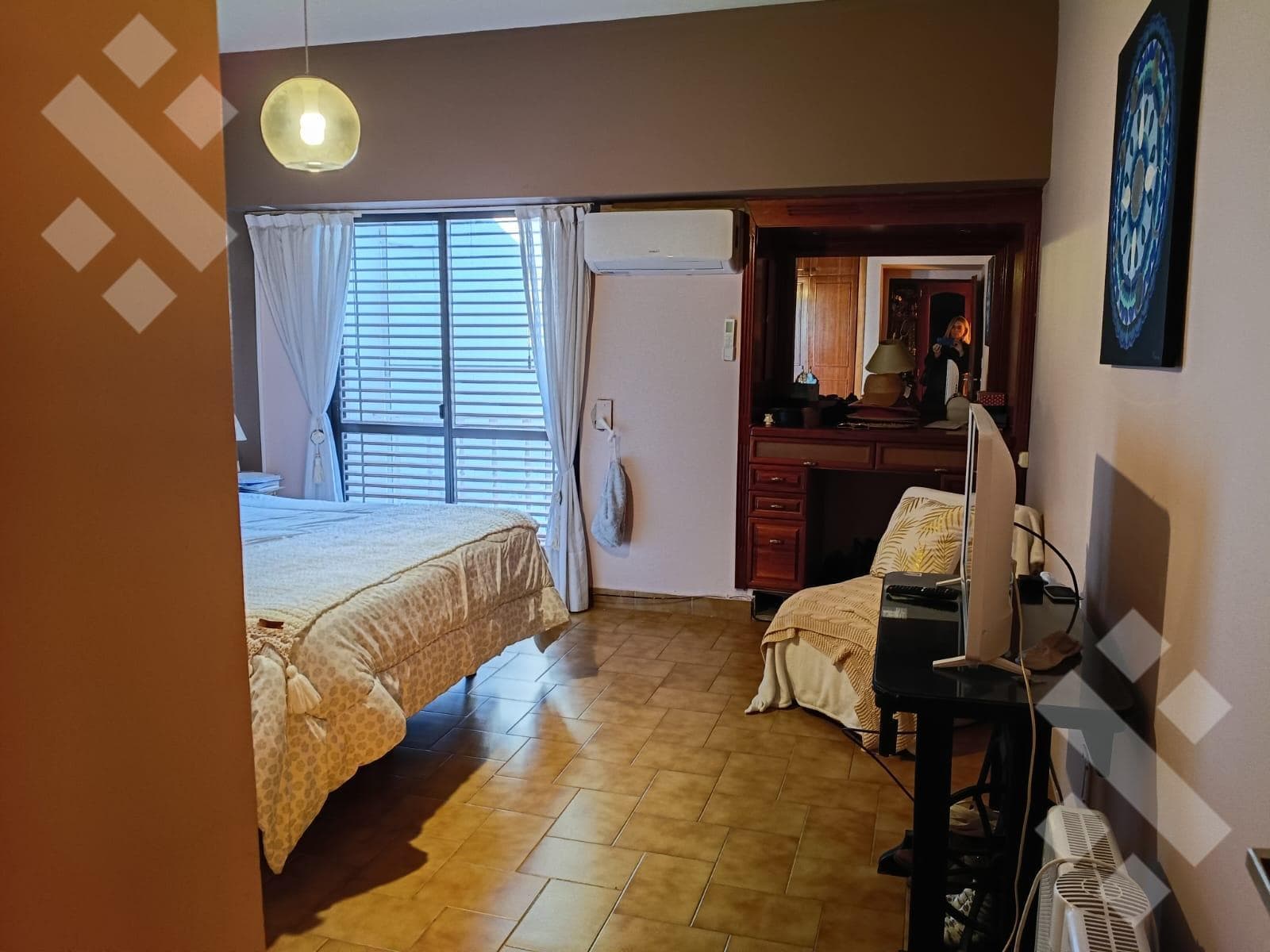 House for Sale - Santa Genoveva Neighborhood - 1400 Islas Malvinas Street