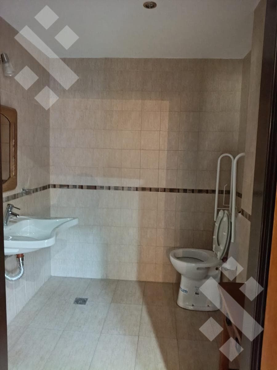 House for Sale - Santa Genoveva Neighborhood - 1400 Islas Malvinas Street