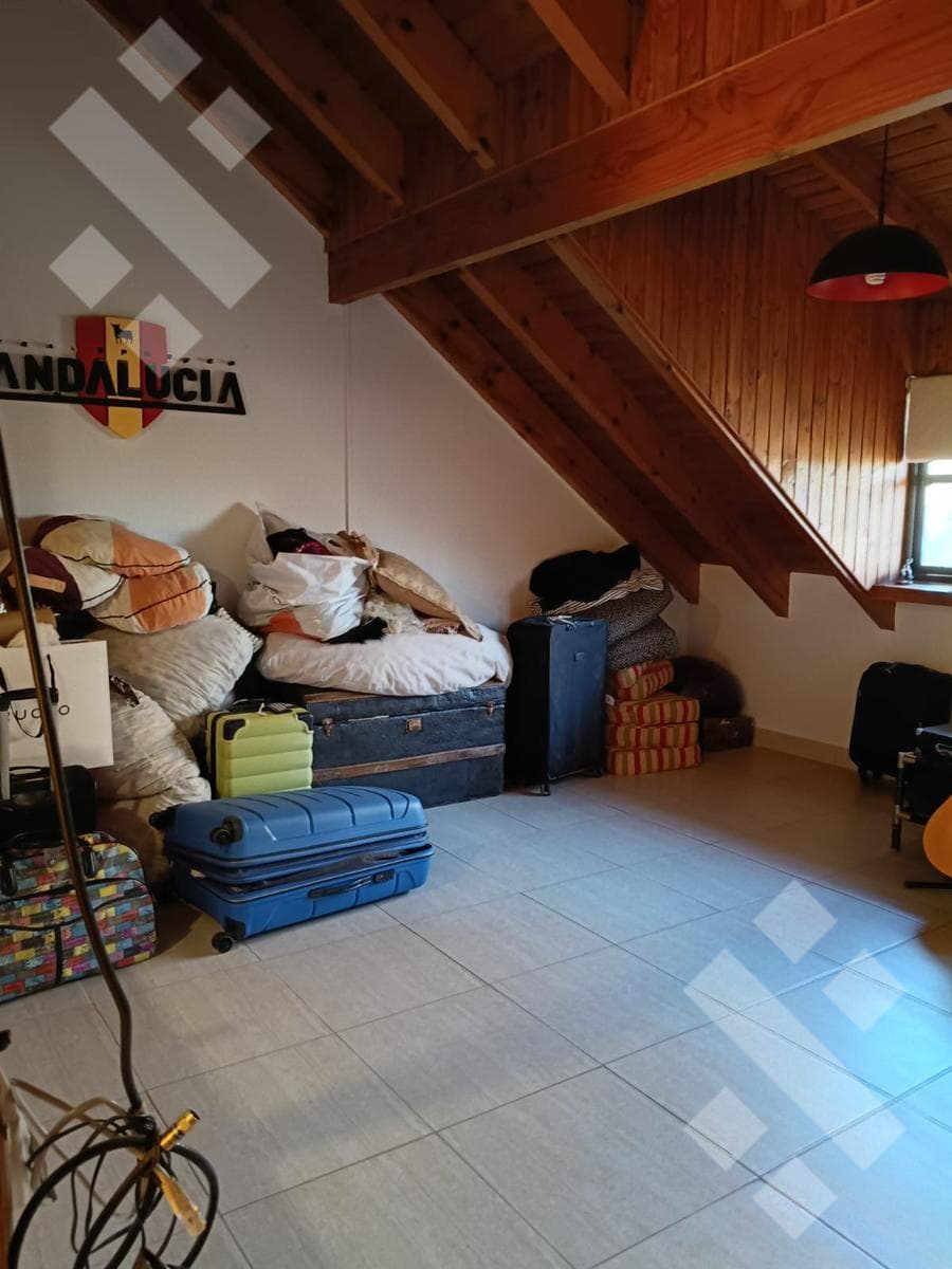 House for Sale - Santa Genoveva Neighborhood - 1400 Islas Malvinas Street