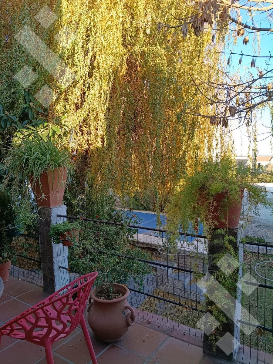 House for Sale - Santa Genoveva Neighborhood - 1400 Islas Malvinas Street