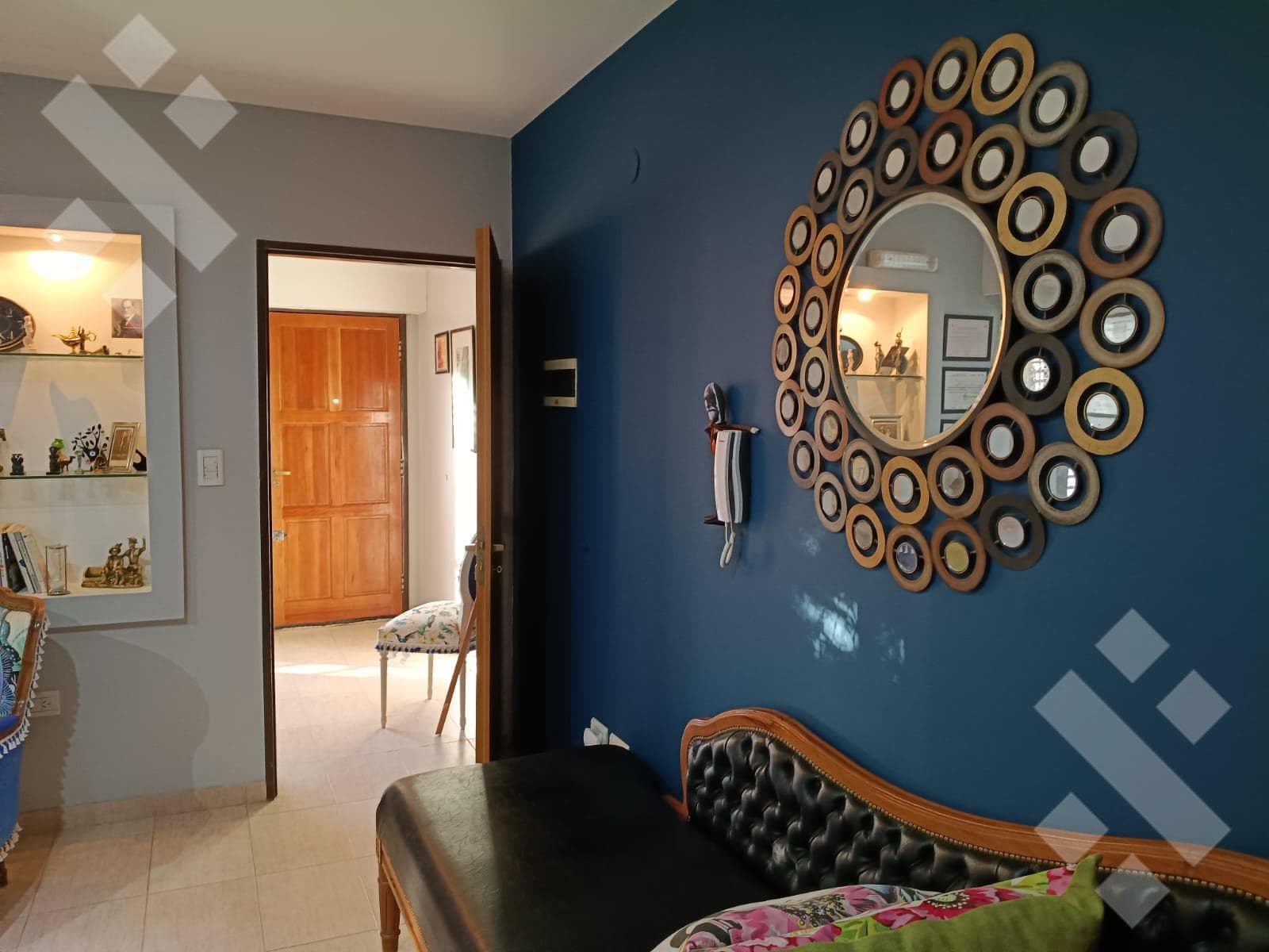 House for Sale - Santa Genoveva Neighborhood - 1400 Islas Malvinas Street