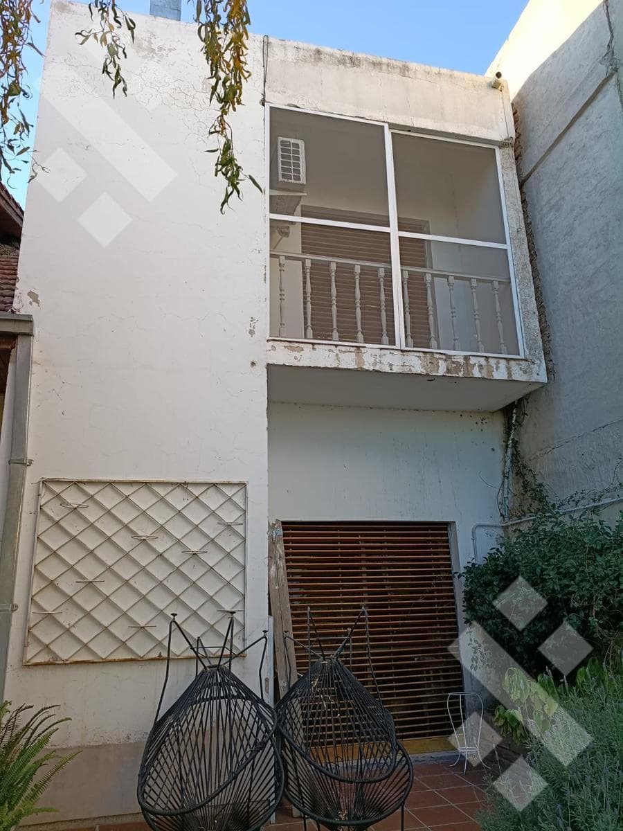 House for Sale - Santa Genoveva Neighborhood - 1400 Islas Malvinas Street