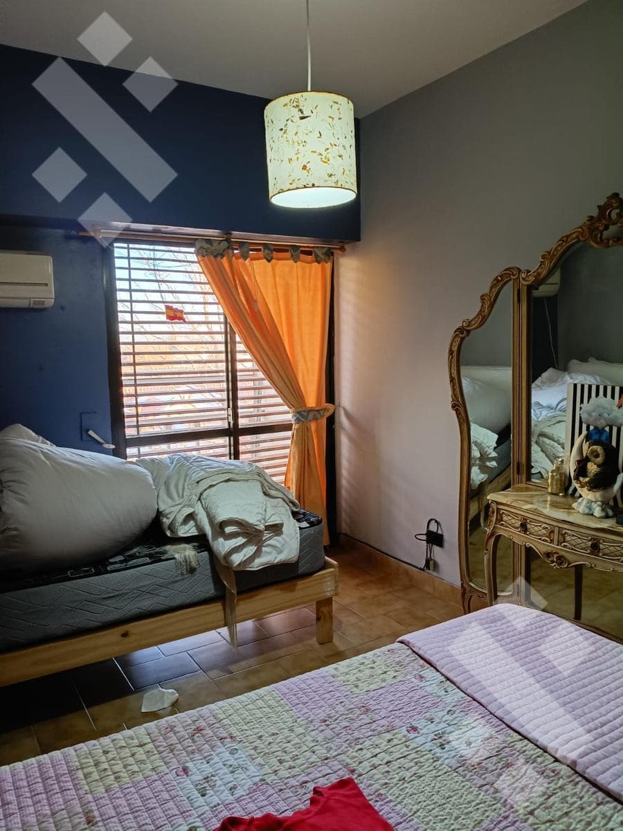 House for Sale - Santa Genoveva Neighborhood - 1400 Islas Malvinas Street