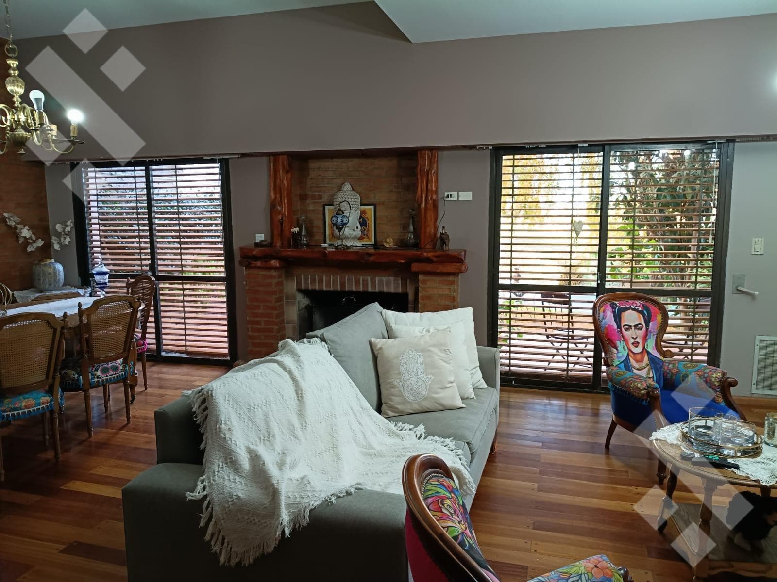 House for Sale - Santa Genoveva Neighborhood - 1400 Islas Malvinas Street