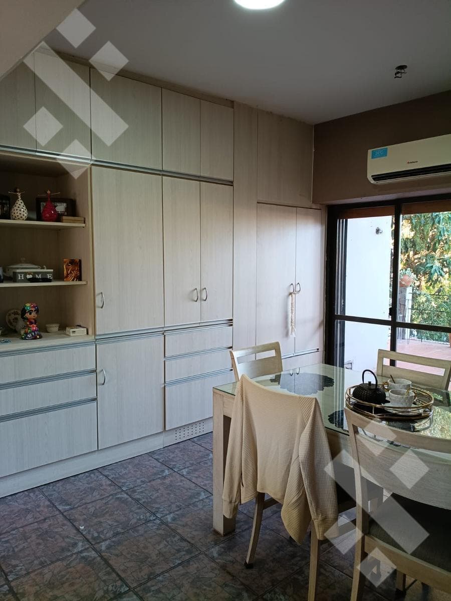 House for Sale - Santa Genoveva Neighborhood - 1400 Islas Malvinas Street