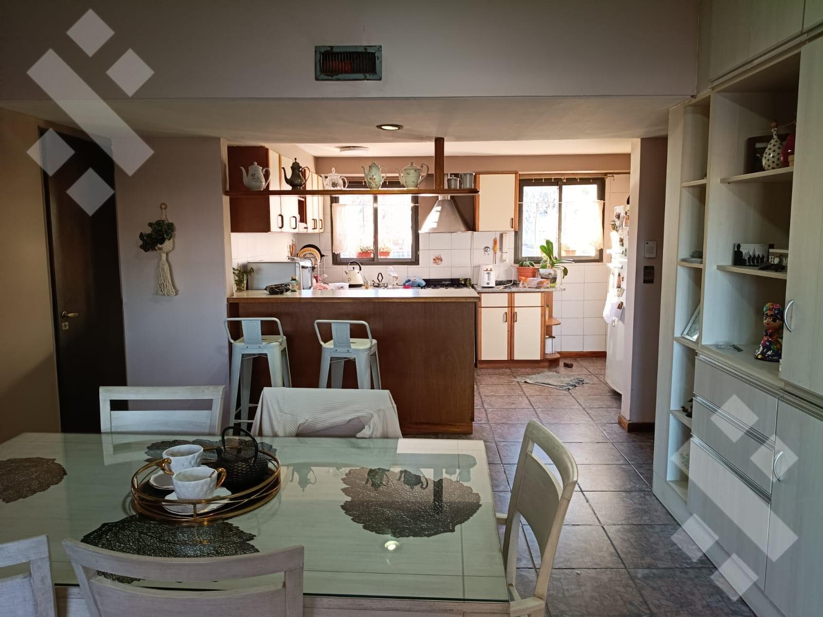 House for Sale - Santa Genoveva Neighborhood - 1400 Islas Malvinas Street