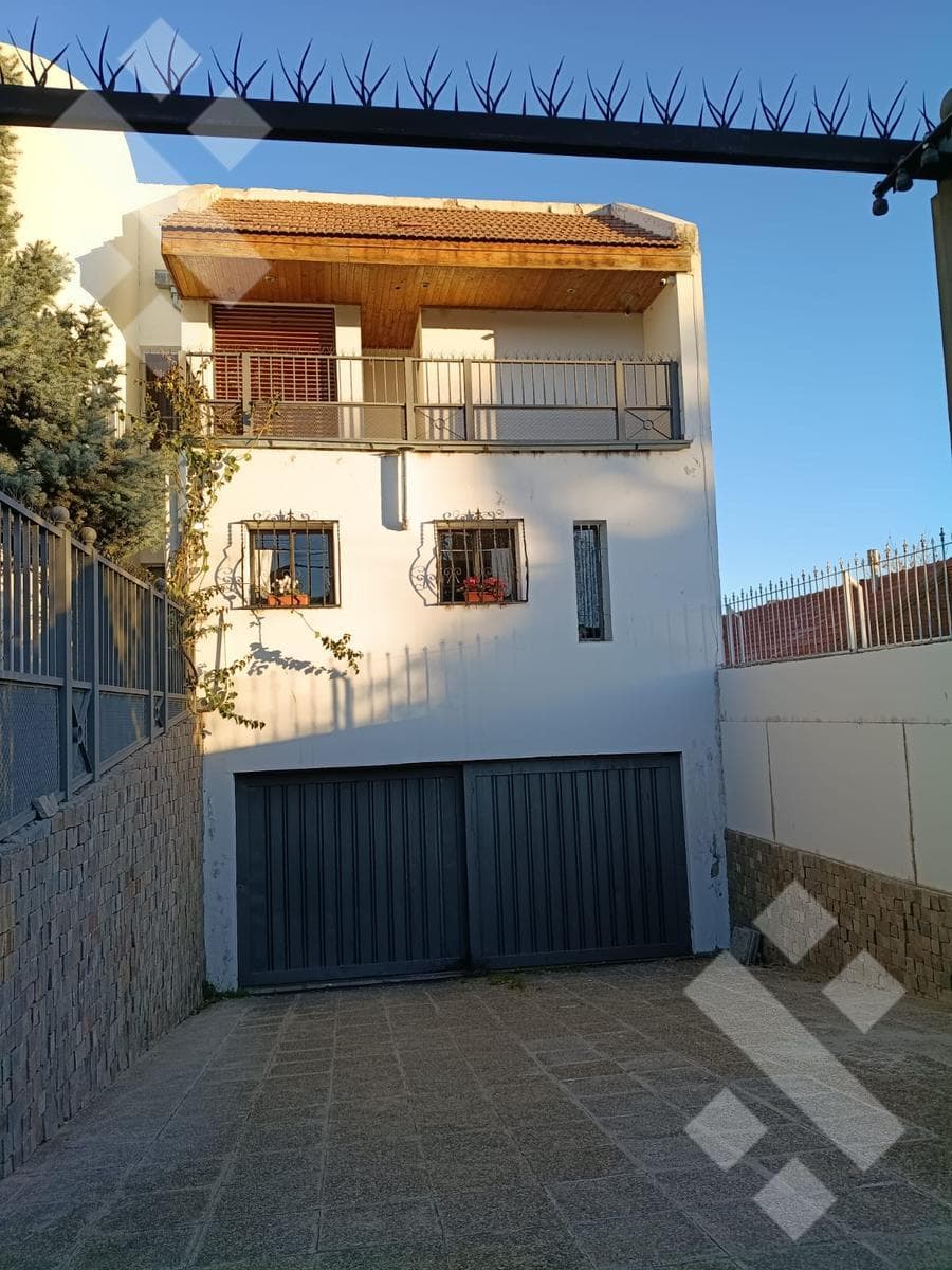 House for Sale - Santa Genoveva Neighborhood - 1400 Islas Malvinas Street