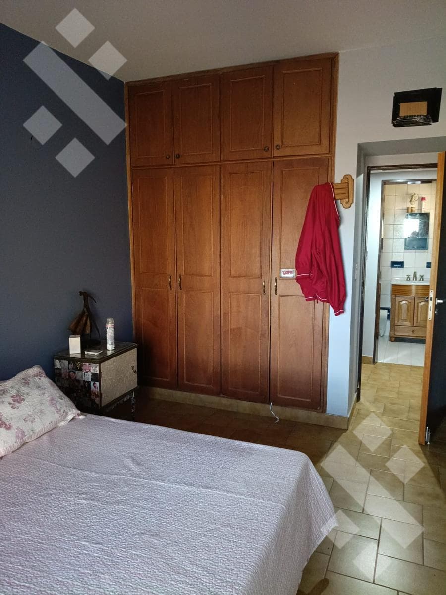 House for Sale - Santa Genoveva Neighborhood - 1400 Islas Malvinas Street