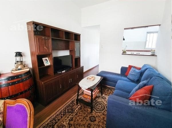A pasos de la rambla, 1ero x Escalera, 1 dormitorio Balcón Buceo