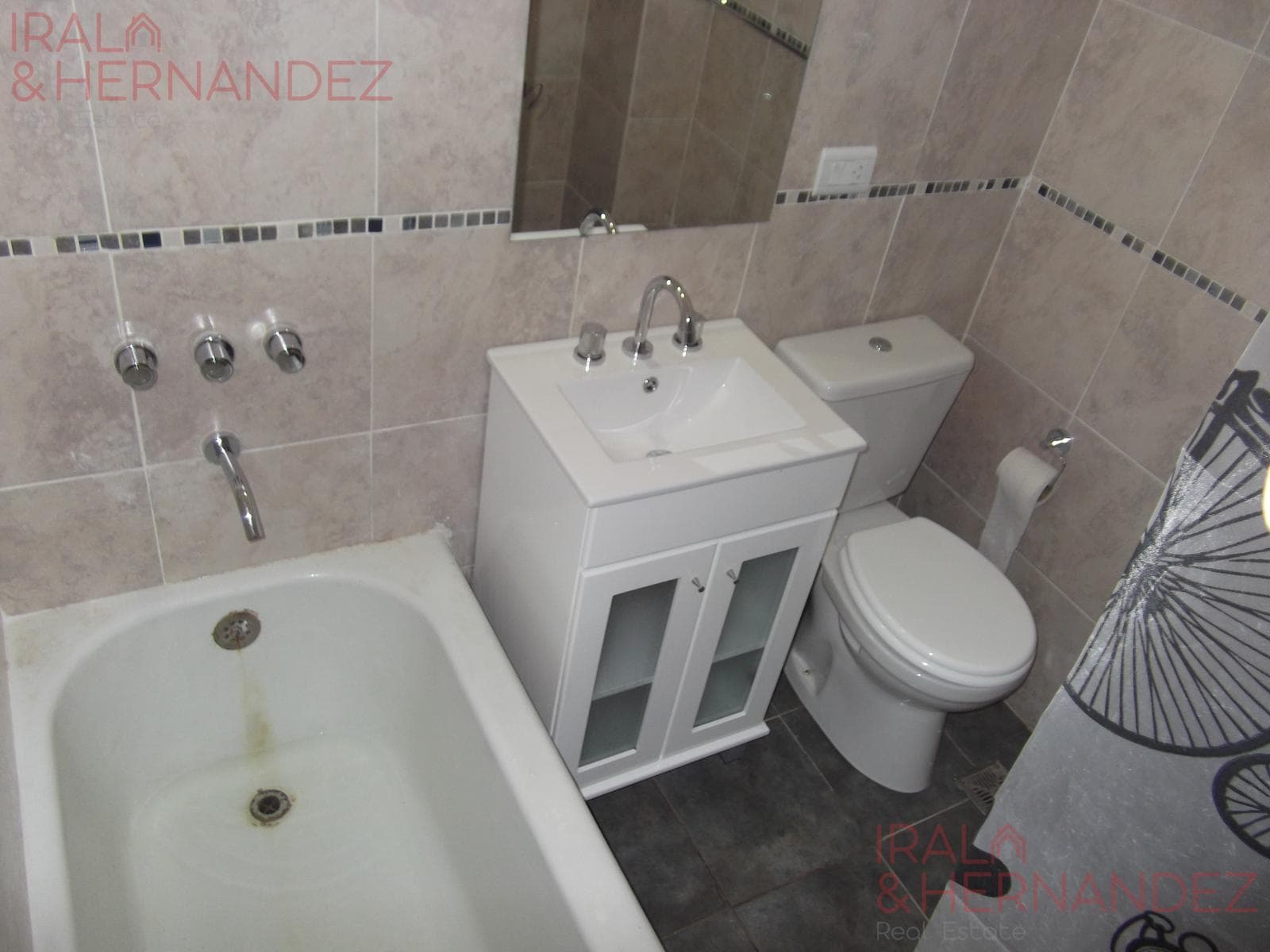 For Sale: Renovated 3-room apartment in Constitución