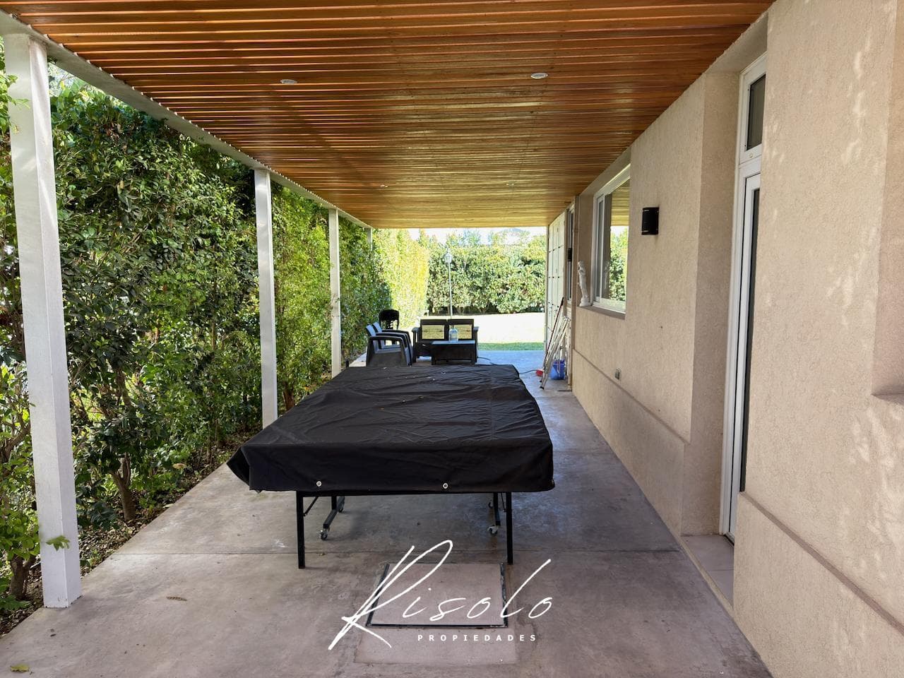 House for Sale, Heated Pool, 3 En-Suite Bedrooms, Spacious Porch. Gated Community, Escobar