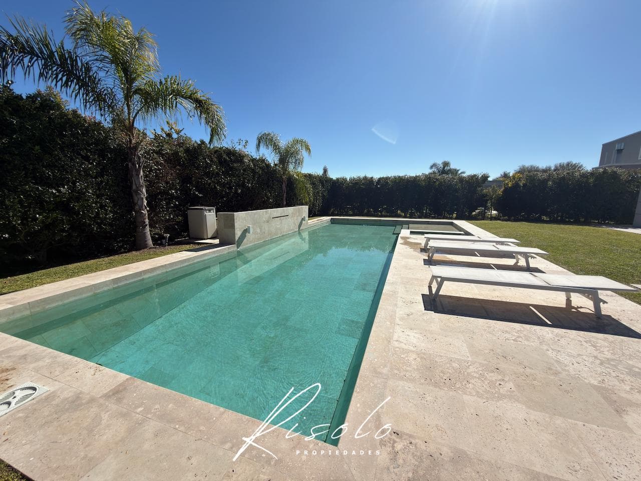 House for Sale, Heated Pool, 3 En-Suite Bedrooms, Spacious Porch. Gated Community, Escobar