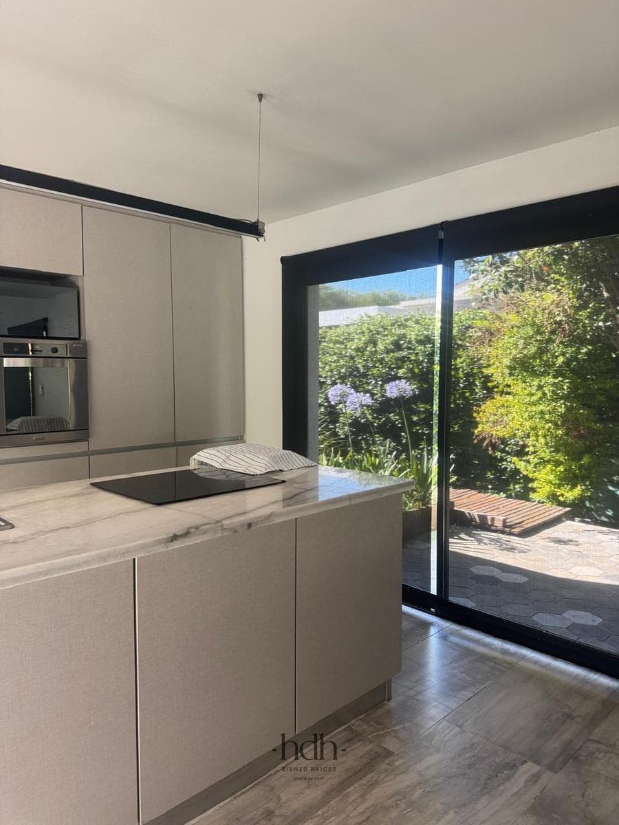 Casa venta 3 dormitorios 3 baños con pileta seguridad 24 hs