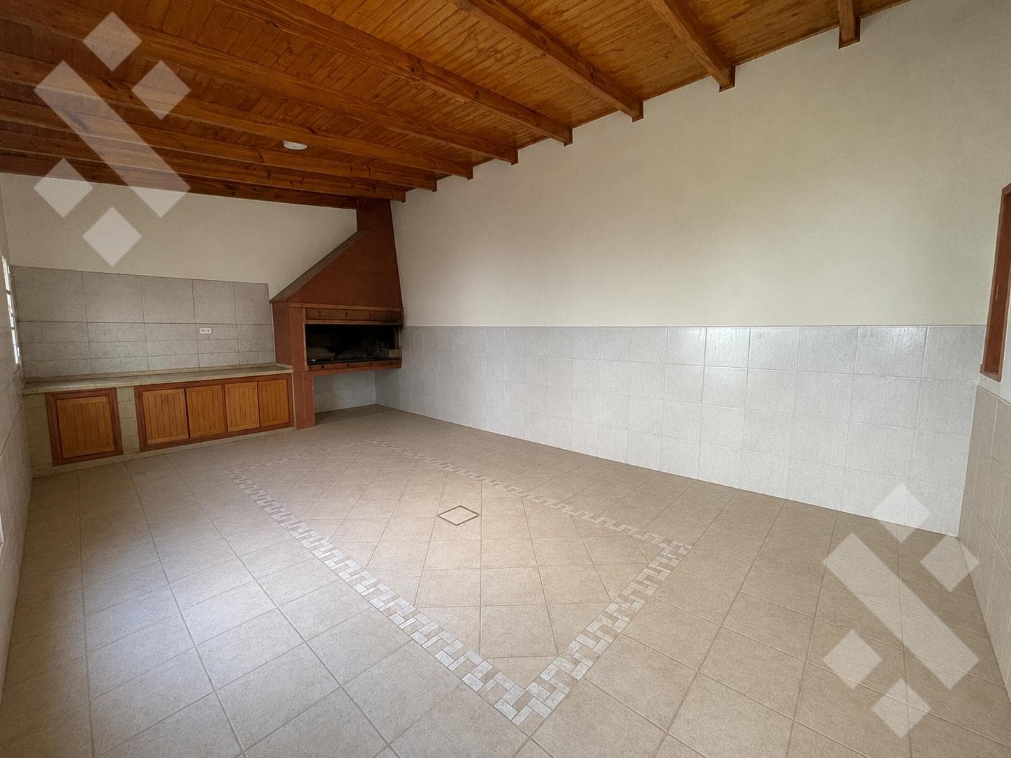 LAND FOR SALE WITH TWO 2-BEDROOM HOMES, A GARAGE, AND A BARBECUE AREA - BELGRANO NEIGHBORHOOD - NEUQUÉN CITY