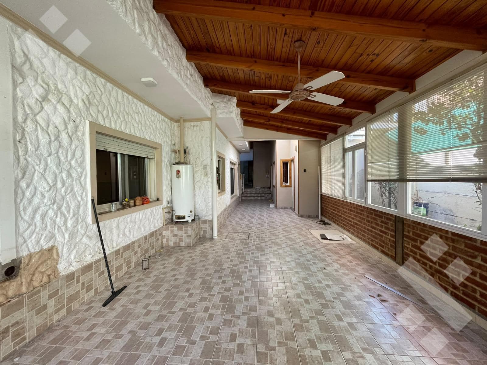 LAND FOR SALE WITH TWO 2-BEDROOM HOMES, A GARAGE, AND A BARBECUE AREA - BELGRANO NEIGHBORHOOD - NEUQUÉN CITY