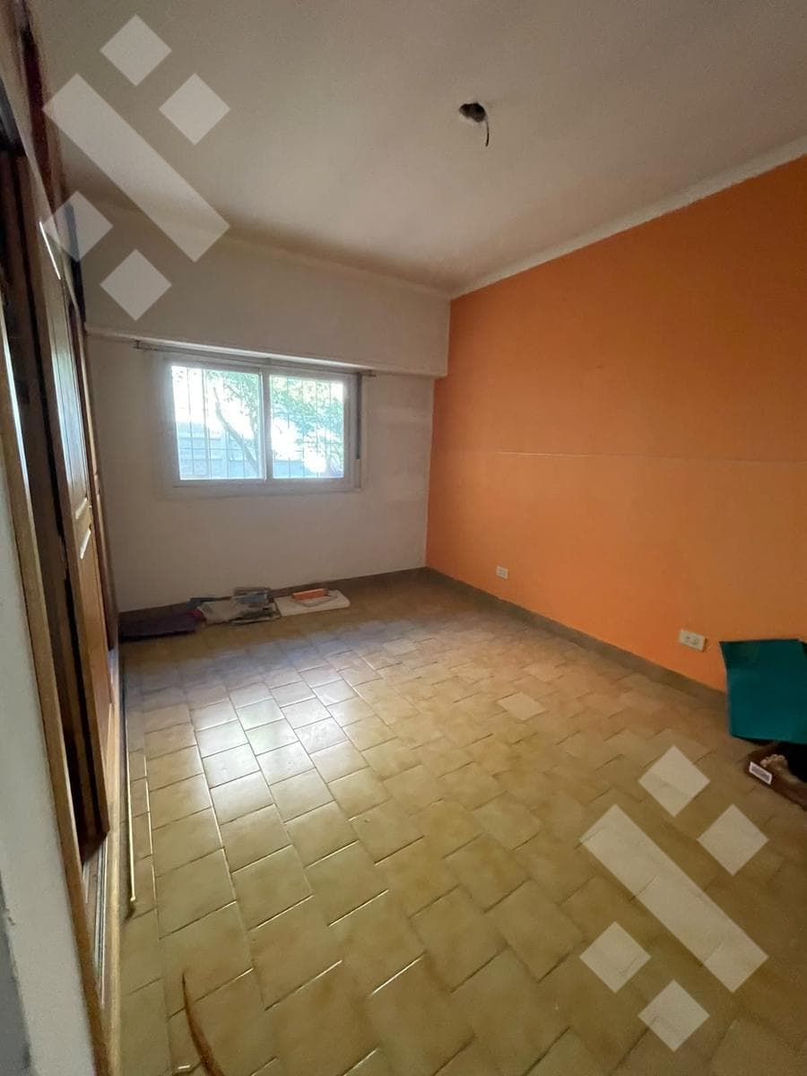 LAND FOR SALE WITH TWO 2-BEDROOM HOMES, A GARAGE, AND A BARBECUE AREA - BELGRANO NEIGHBORHOOD - NEUQUÉN CITY
