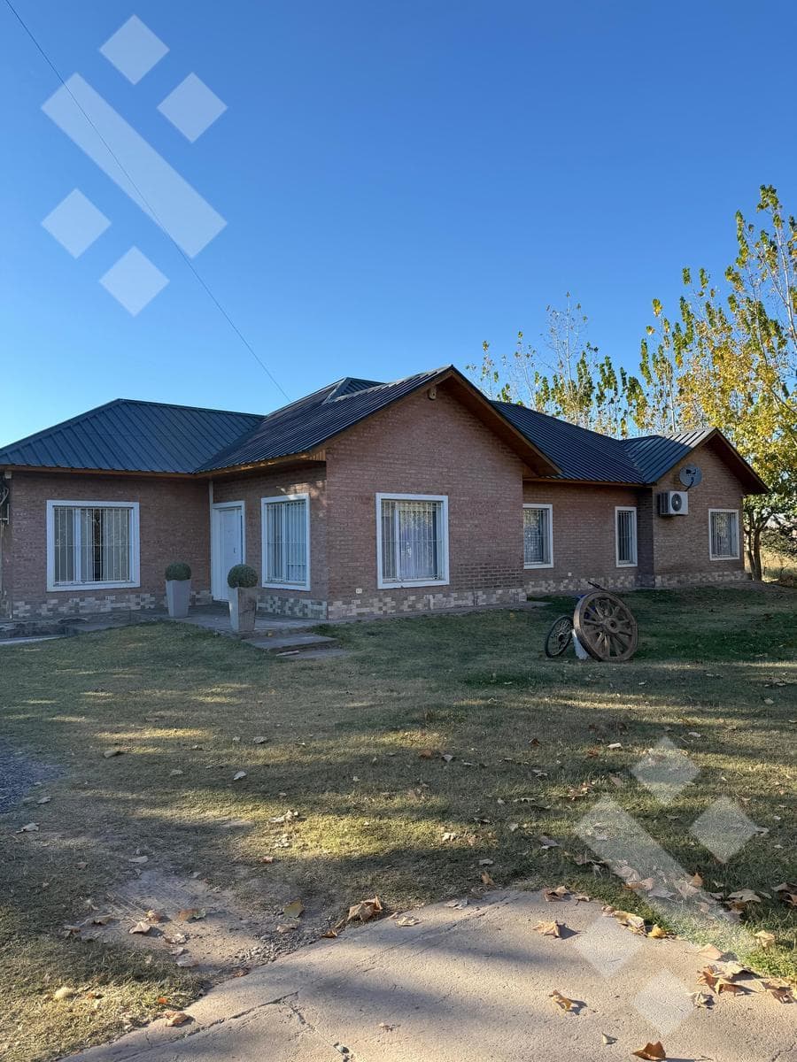 House at Finca el Sauzalito—Cipolletti—Rio Negro