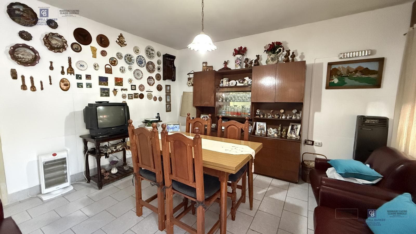 HOUSE FOR SALE: 3 ROOMS, PATIO, BARBECUE, GARAGE, 2 BATHROOMS, MORENO