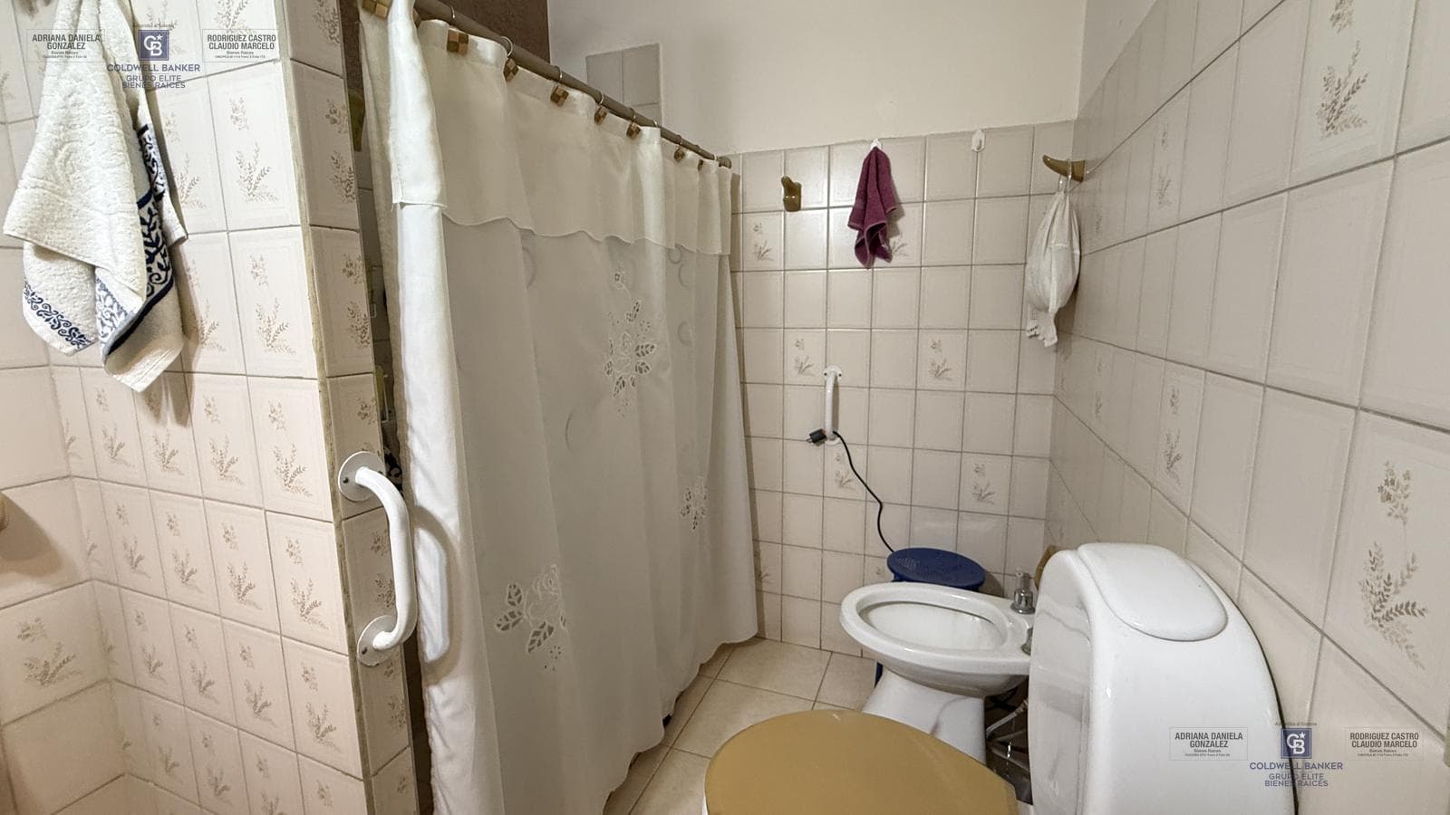HOUSE FOR SALE: 3 ROOMS, PATIO, BARBECUE, GARAGE, 2 BATHROOMS, MORENO