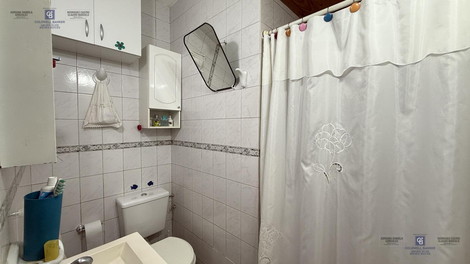 HOUSE FOR SALE: 3 ROOMS, PATIO, BARBECUE, GARAGE, 2 BATHROOMS, MORENO