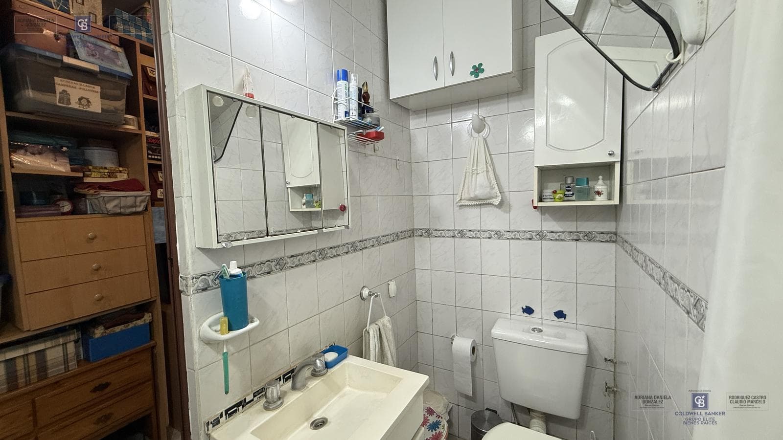 HOUSE FOR SALE: 3 ROOMS, PATIO, BARBECUE, GARAGE, 2 BATHROOMS, MORENO