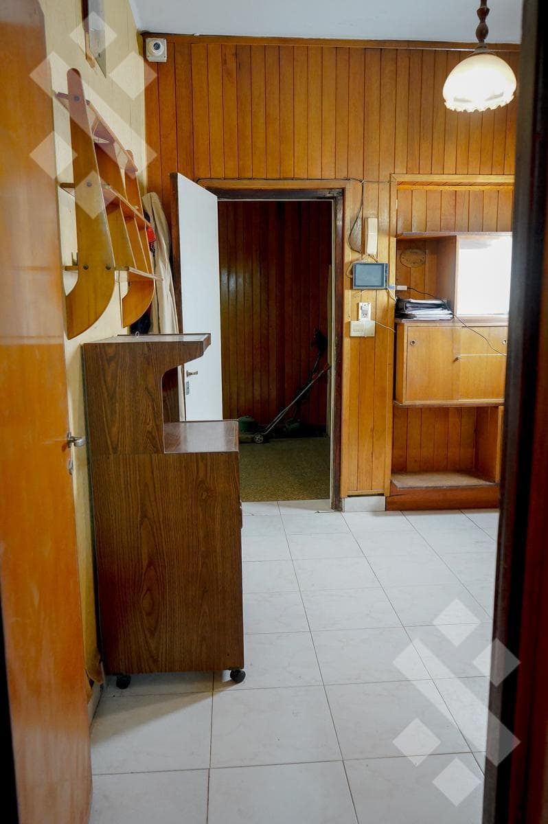 4-BEDROOM HOUSE FOR SALE (NEEDS RENOVATION) - ALANIS NEIGHBORHOOD, CIPOLLETTI