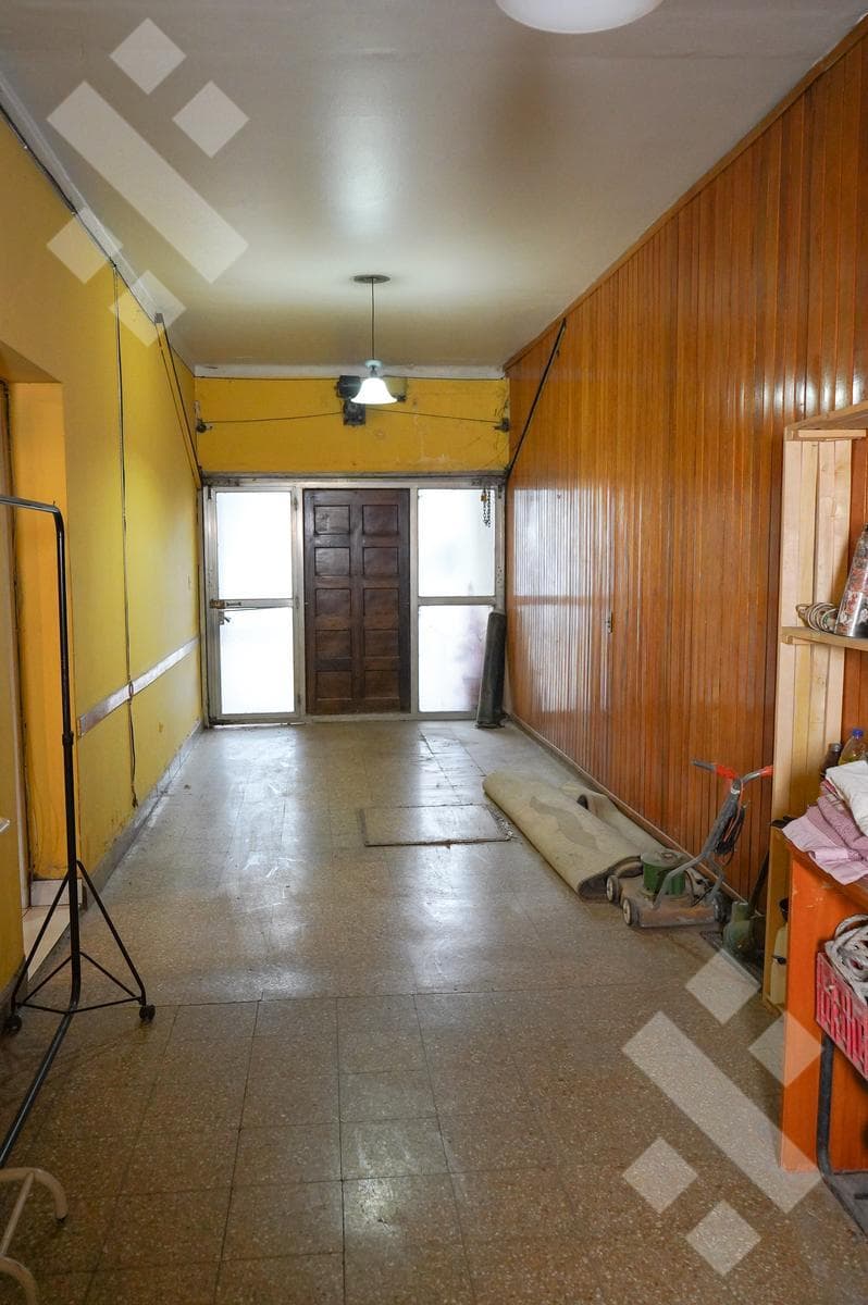 4-BEDROOM HOUSE FOR SALE (NEEDS RENOVATION) - ALANIS NEIGHBORHOOD, CIPOLLETTI