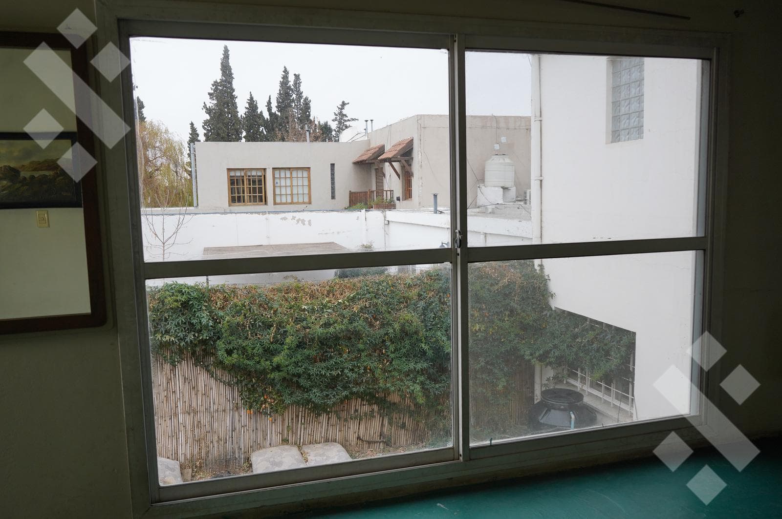4-BEDROOM HOUSE FOR SALE (NEEDS RENOVATION) - ALANIS NEIGHBORHOOD, CIPOLLETTI