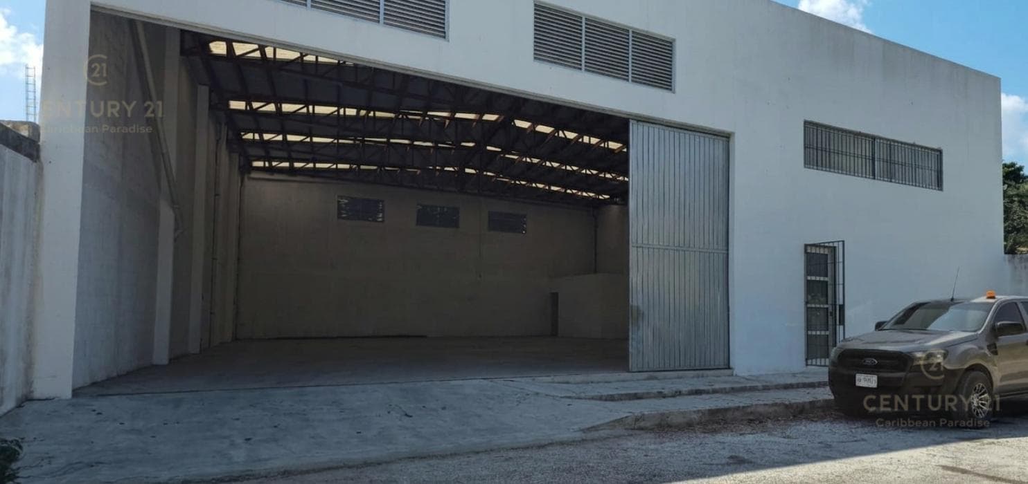 Warehouse for rent, 498 m² with offices, Ejidal neighborhood | Playa del Carmen | P4580