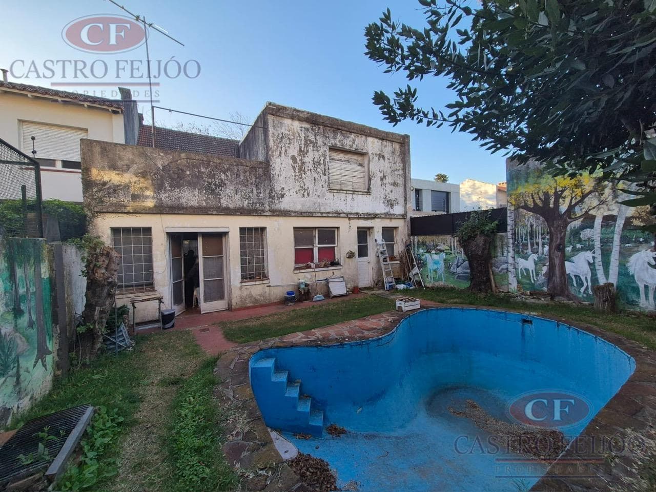 200 Colón Street in Martinez - Ideal home to renovate in a rapidly growing area