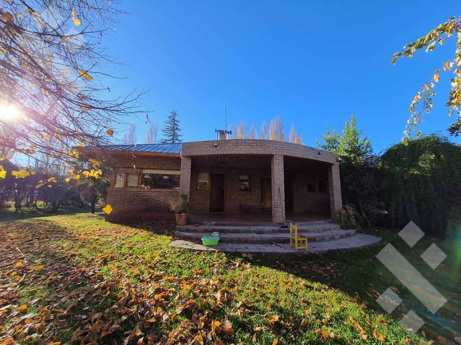 For Sale | 3-Bedroom House with Barbecue Area and Pool | Plottier