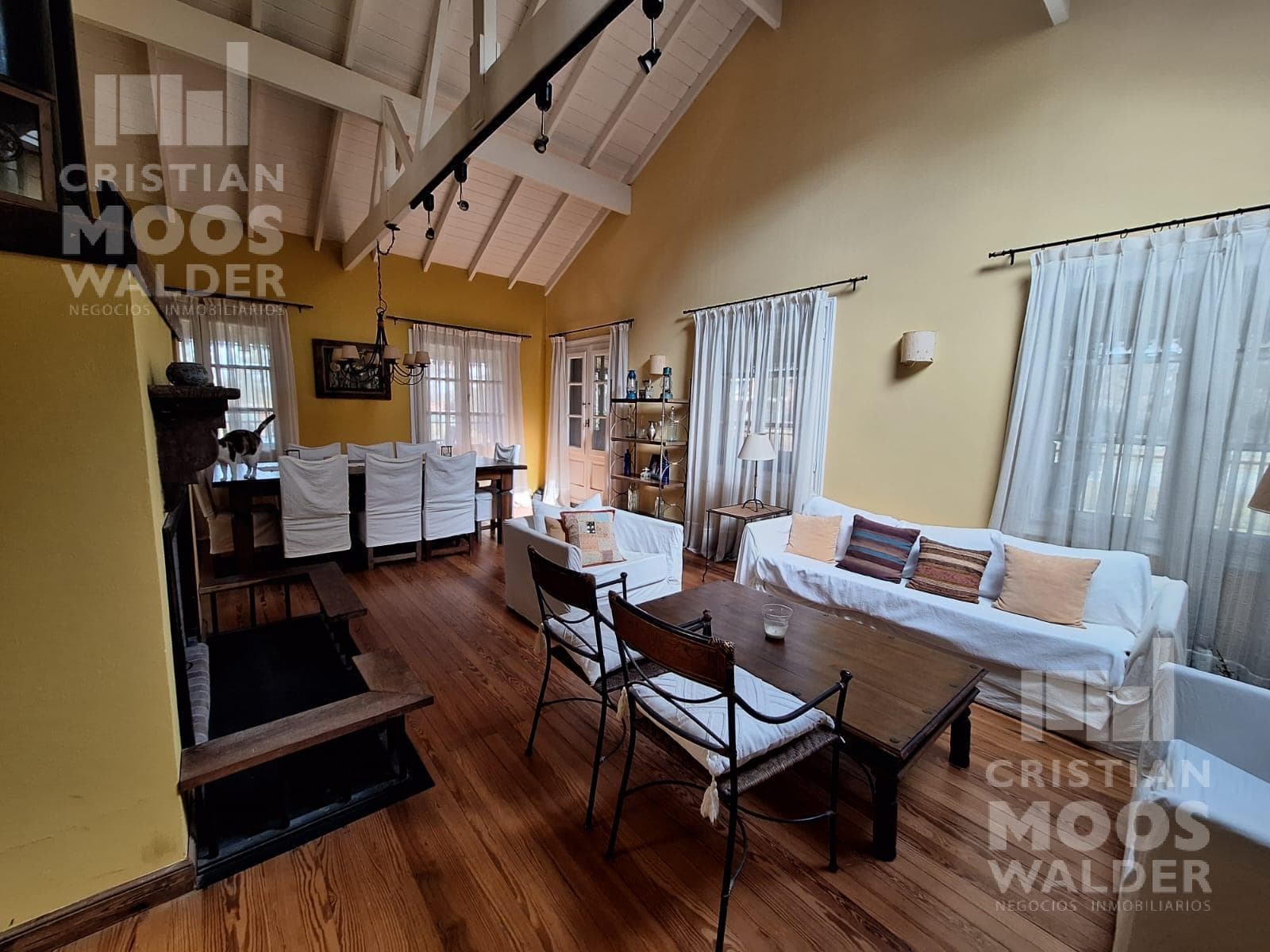 Impeccable House for Sale Just a Few Meters from Avenida de los Lagos in Escobar