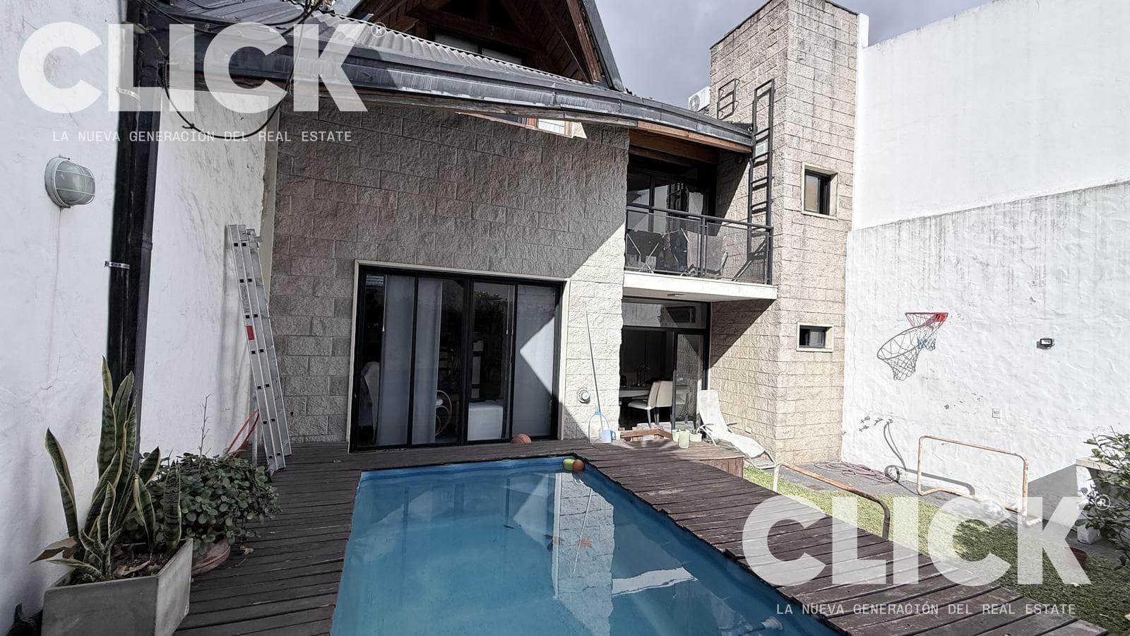 FOR SALE - HOUSE ON ITS OWN LOT - 4 ROOMS - GARDEN - POOL - BARBECUE - VILLA DEVOTO