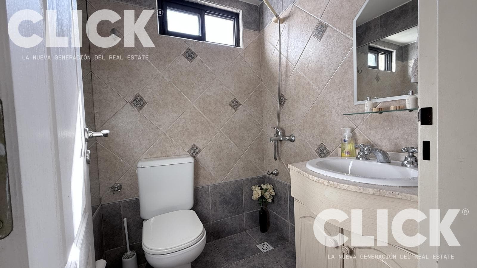 FOR SALE - HOUSE ON ITS OWN LOT - 4 ROOMS - GARDEN - POOL - BARBECUE - VILLA DEVOTO