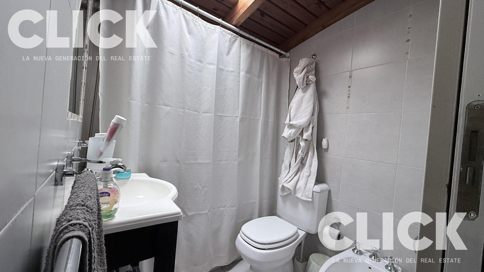 FOR SALE - HOUSE ON ITS OWN LOT - 4 ROOMS - GARDEN - POOL - BARBECUE - VILLA DEVOTO
