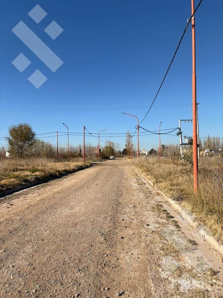 Land in Cinco Saltos