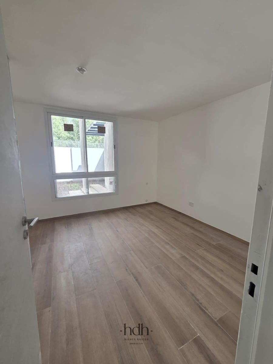 House for rent in Housing Las Veras: 3-bedroom, 2-bathroom duplex with a patio in Valle Escondido