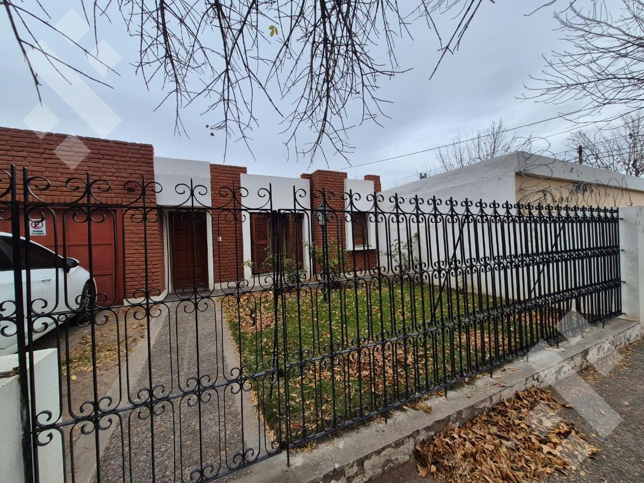 House in Santa Genoveva