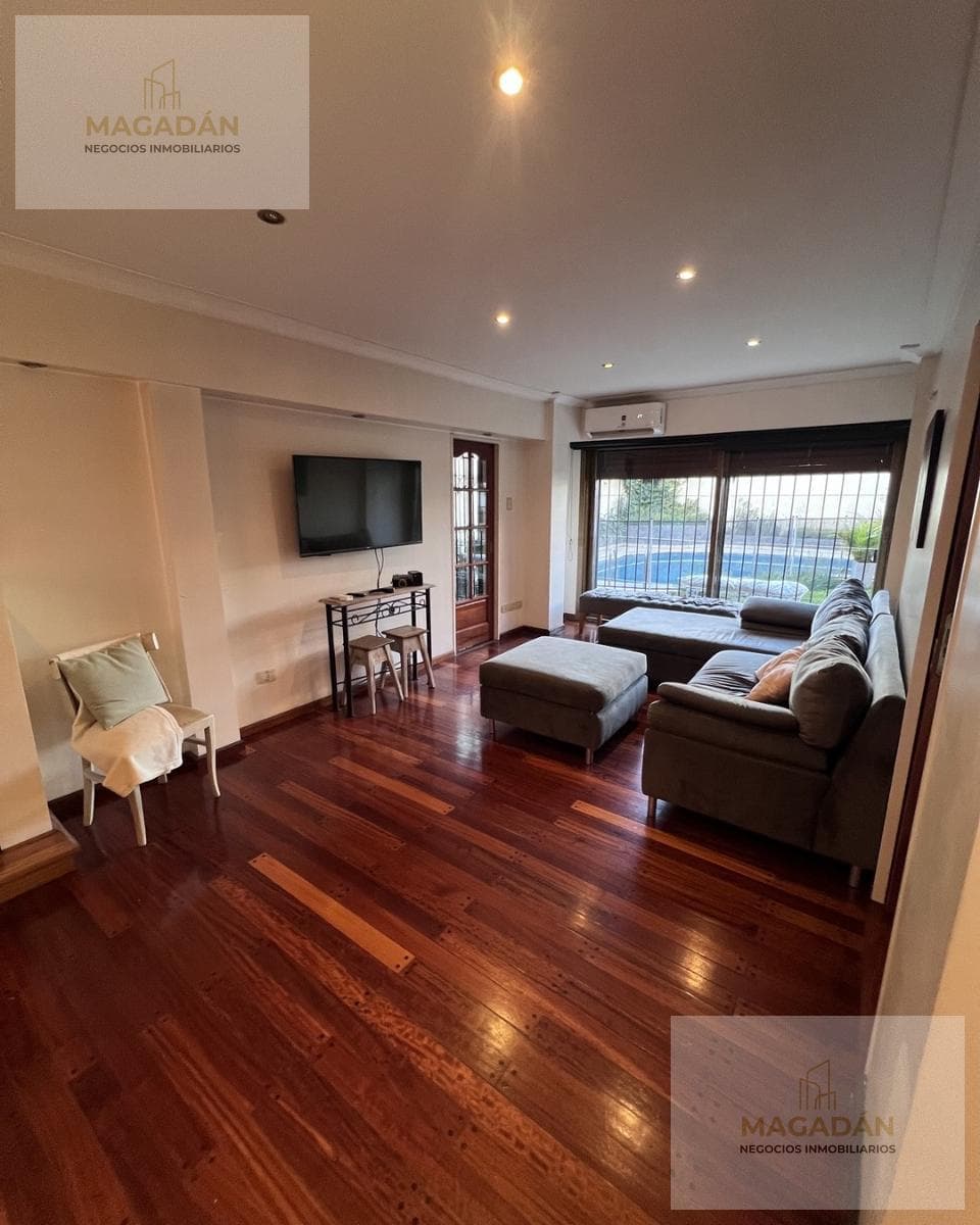 For Sale - House - 6 Rooms with Garage - Ramos Mejía - TRADE-INS ACCEPTED - MORTGAGE AVAILABLE