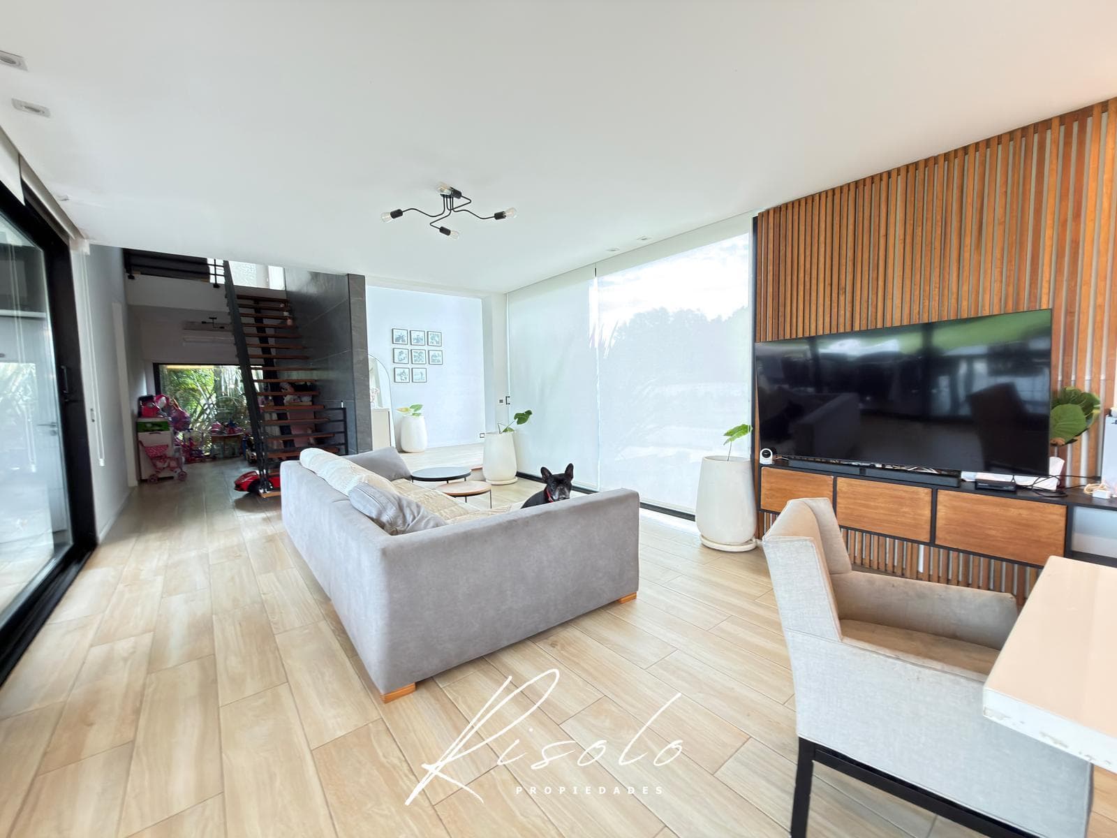 Apartment Exchange, Vehicles, Financing. House for Sale or Rent. Pool. Gated Community, Escobar