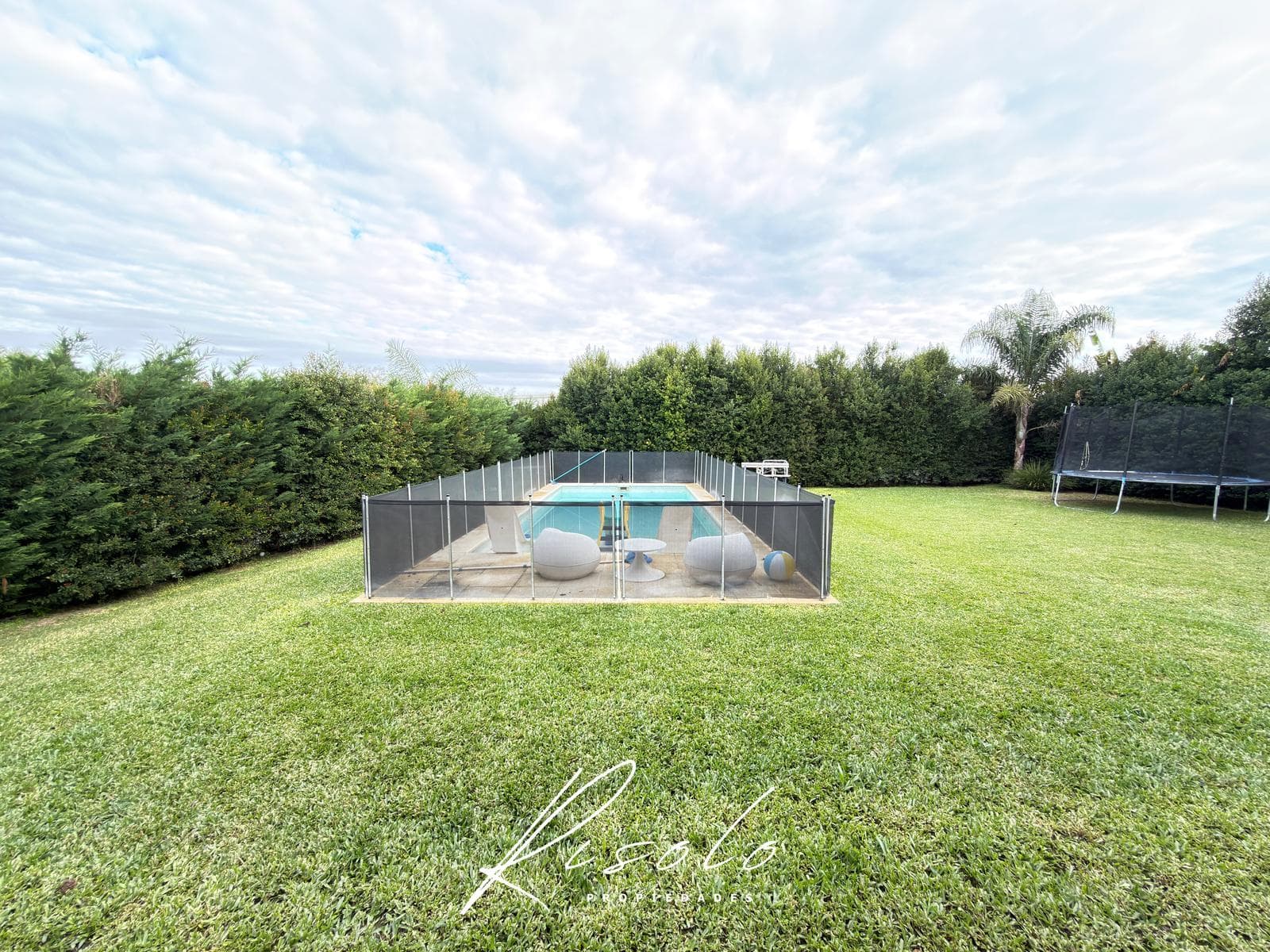 Apartment Exchange, Vehicles, Financing. House for Sale or Rent. Pool. Gated Community, Escobar