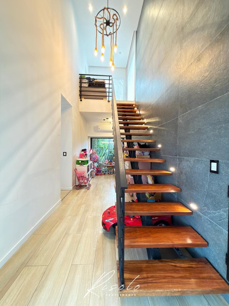 Apartment Exchange, Vehicles, Financing. House for Sale or Rent. Pool. Gated Community, Escobar