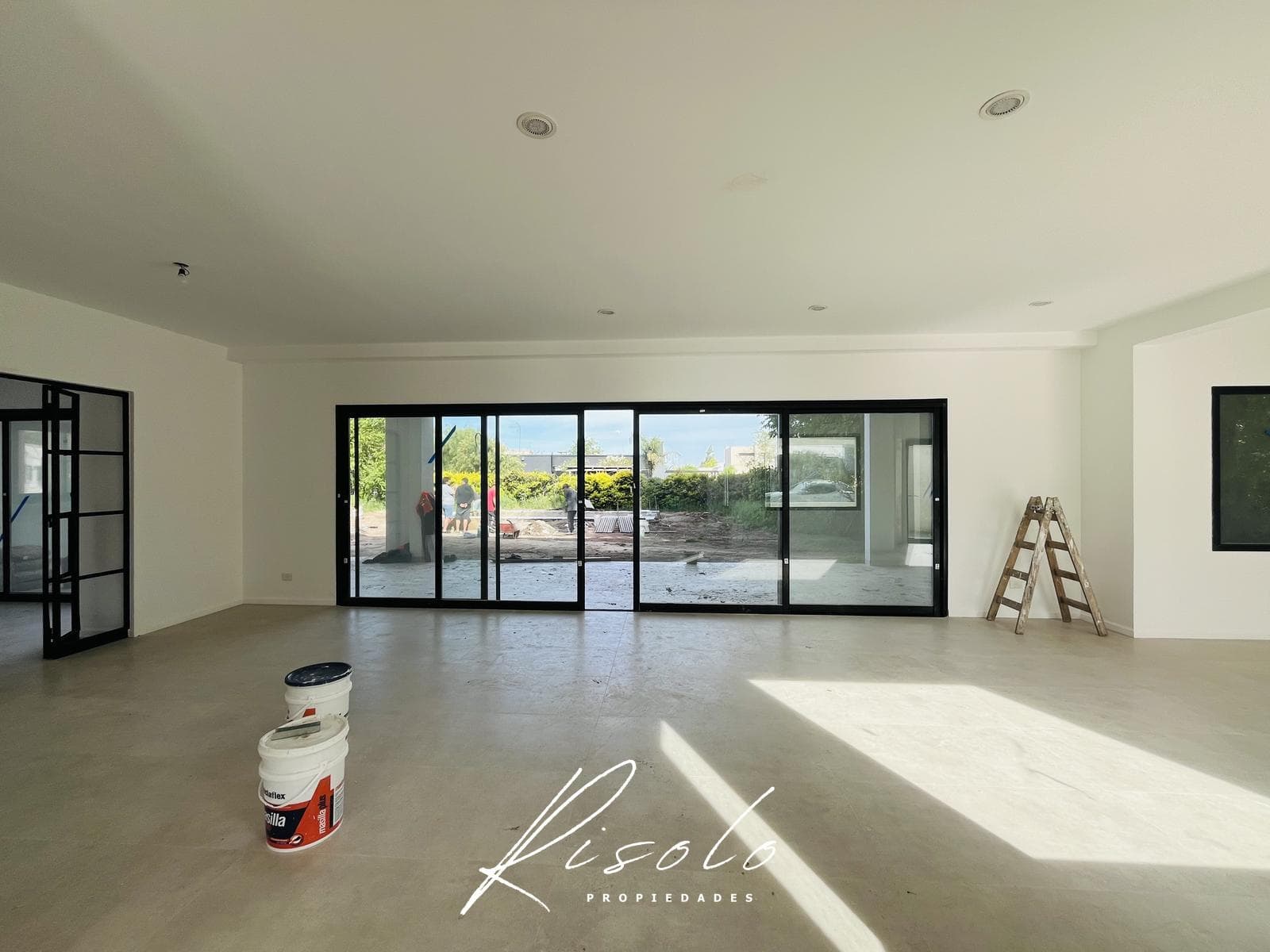 House for Sale, 3 Bedrooms, Pool. Premium. Gated Community, Escobar