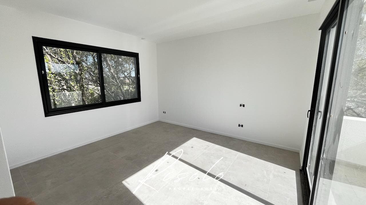 House for Sale, 3 Bedrooms, Pool. Premium. Gated Community, Escobar