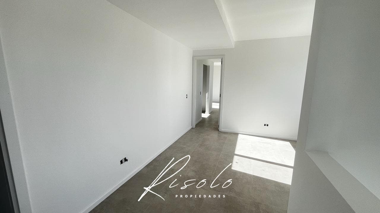 House for Sale, 3 Bedrooms, Pool. Premium. Gated Community, Escobar